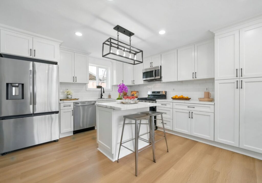 3901 La Colina kitchen