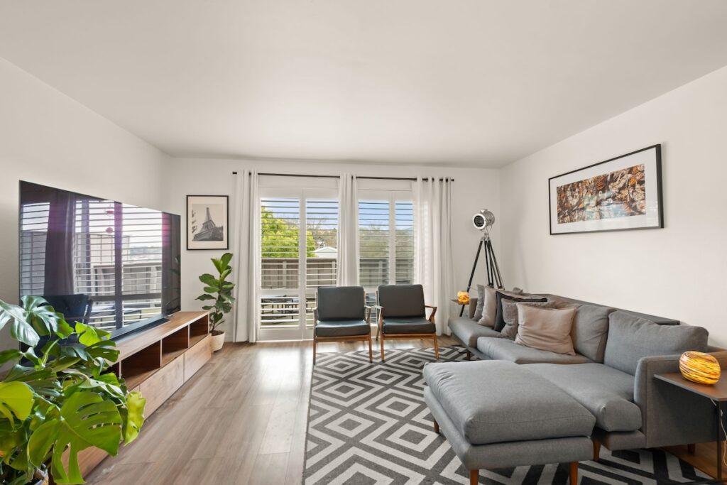 1260 Redwood Blvd, Novato